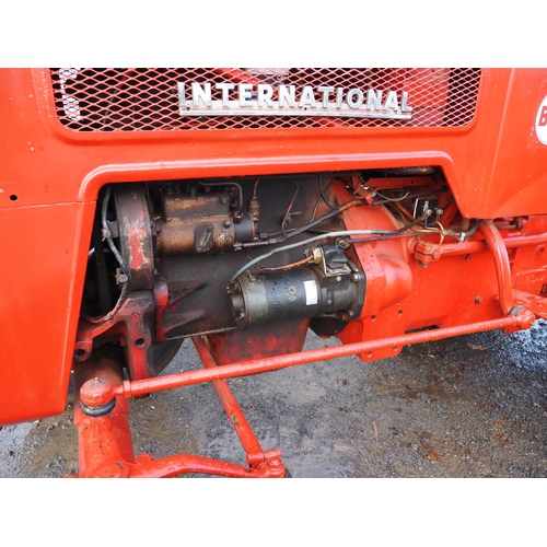 1245 - International B275 tractor. Engine overhauled, new pistons and liners, reconditioned cylinder head, ... 