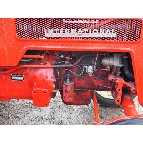 1245 - International B275 tractor. Engine overhauled, new pistons and liners, reconditioned cylinder head, ... 