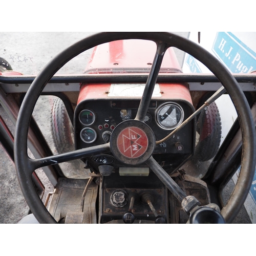 1246 - Massey Ferguson 550 tractor, 1977. Very tidy condition, vendor states only ever been on smallholding... 