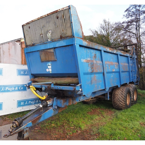 1293 - Western 15 ton tandem axle rear discharge muck spreader. 1999