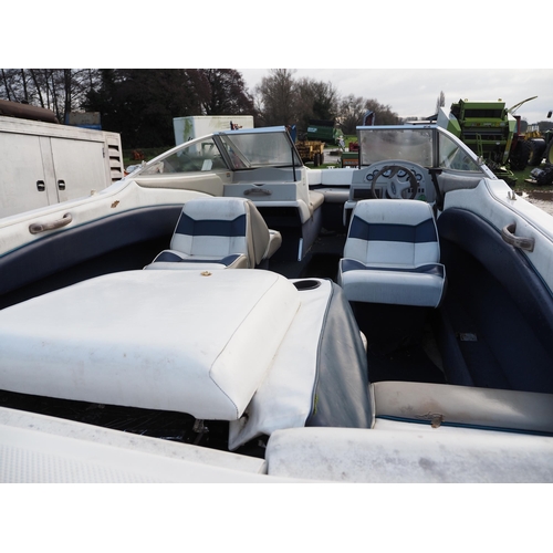 1305 - Bayliner cat 3-2050 speed boat 19ft on Performance trailer