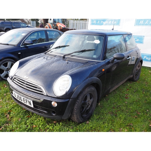 1332 - Mini Cooper car. Sold as seen. MOT until 19/04/24. Reg. AJ06 EFN. New keepers slip and key in office