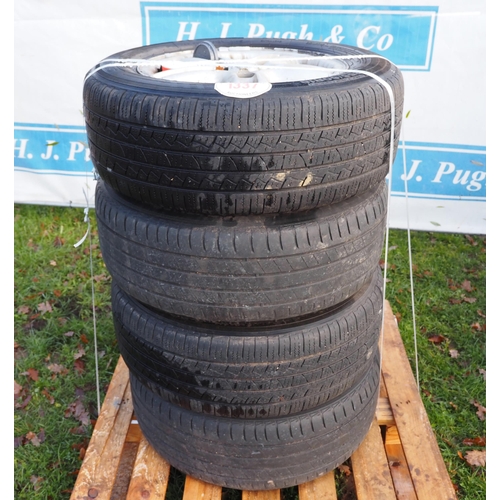 1337 - Land Rover wheels and tyres