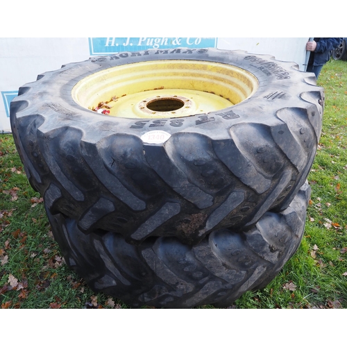 1340 - Rear tractor wheels and tyres 460/85R38 - 2