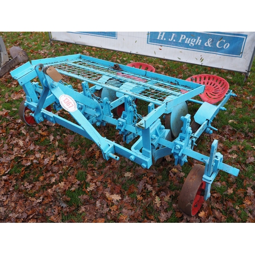 1367 - 2 Row cabbage planter