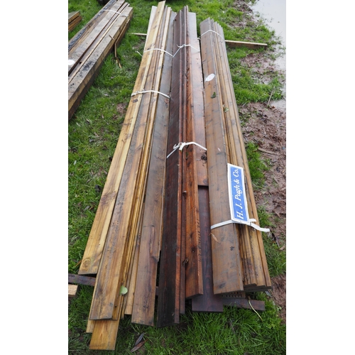 725 - Various decking, boards and T&G - approx. 4.2m