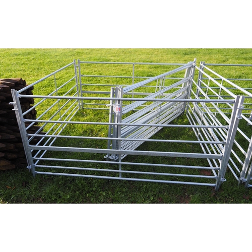 814 - Galvanised hurdles 6ft - 8