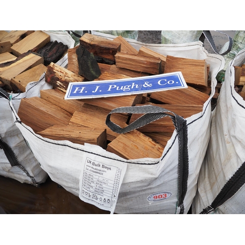 903 - Bag of oak offcuts