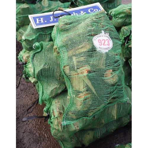 923 - Bags of logs