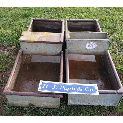 971 - Water troughs 4ft - 2