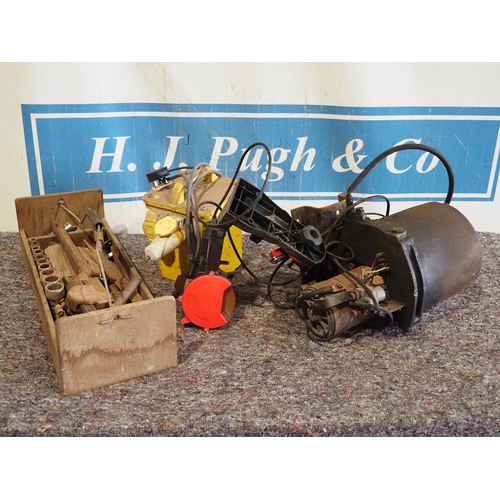 605 - Various tools, 230/110V transformer, etc.