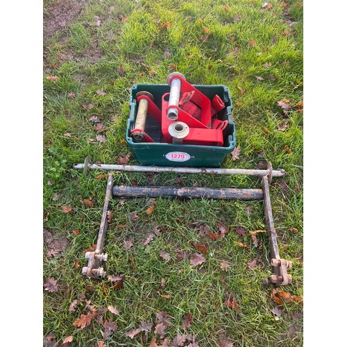 1279 - Pallet tine braces etc