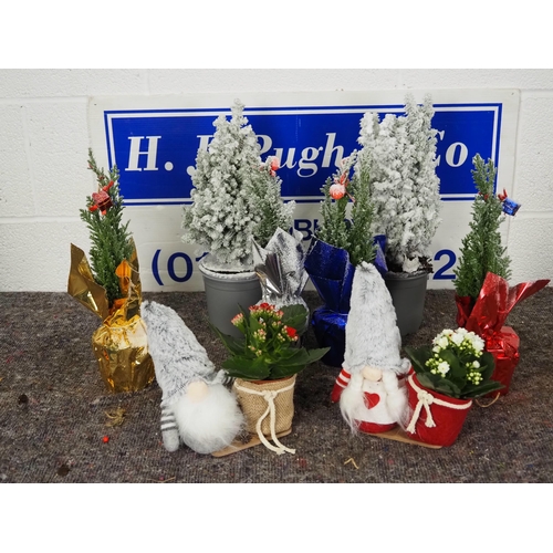 154 - Christmas table decorations - 8