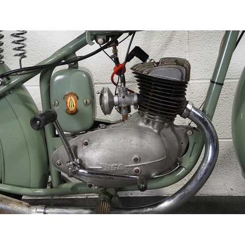 909 - BSA Bantam motorcycle. 1952. 125cc.
Frame No. YD1-6137
Engine No. 74381-YD
Runs and rides. Comes wit... 
