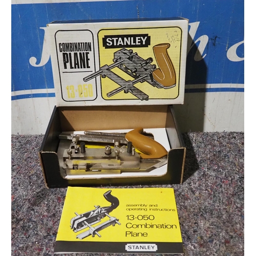 402 - Stanley 13-050 combination plane in box