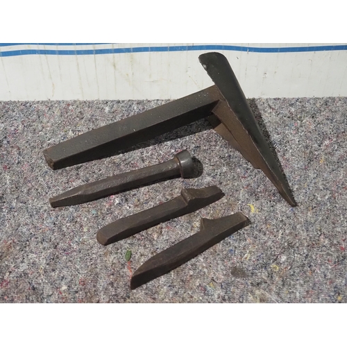 423 - Blacksmiths swage tools