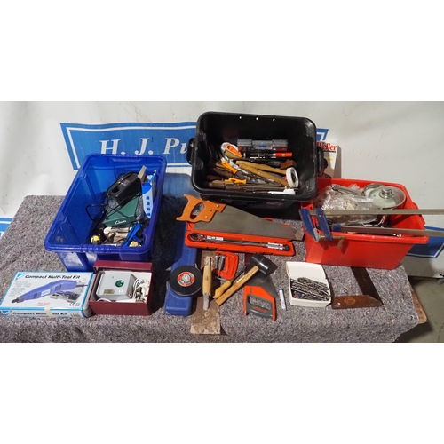 452 - Quantity of hand tools to include torque wrench, chisels, drill bits, gauges, etc.