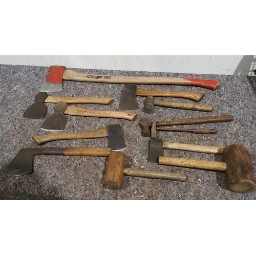 679 - Hand tools to include hammer, mallets, axes and hatchets