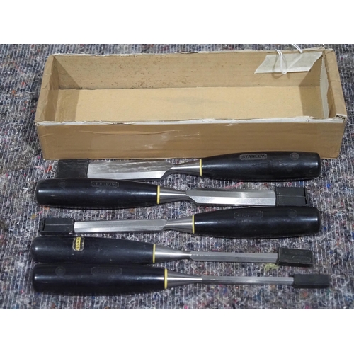 716 - Set of 5 Stanley bevel edge firmer chisels 1/4