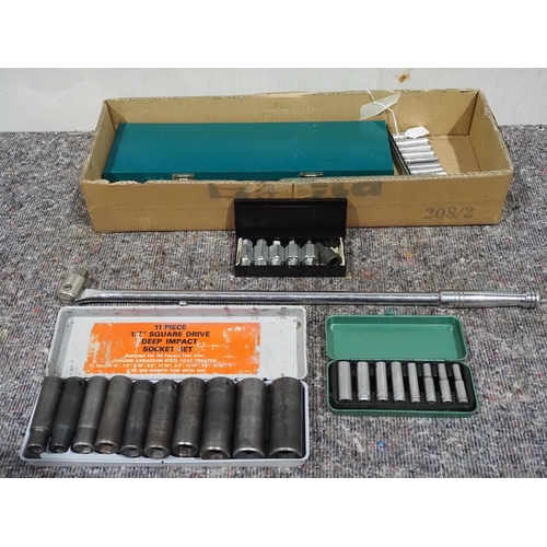 746 - Assorted socket sets and breaker bar