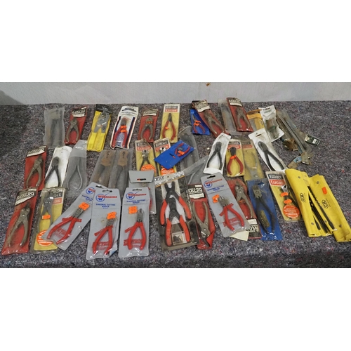 770 - Quantity of assorted cutters and pliers NOS