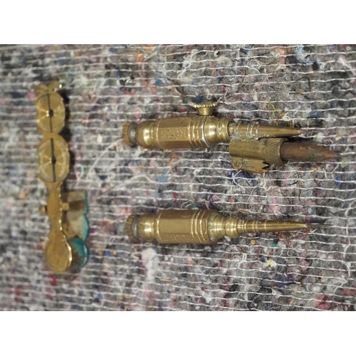 793 - Brass trammel points -2 and set of Brass Sovereign scales by Taylor