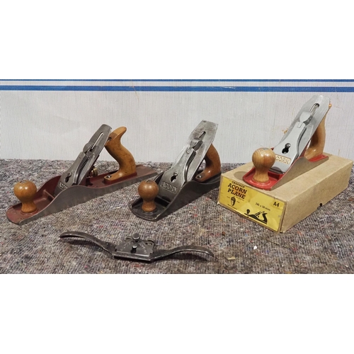 844 - Acorn planes - 3 and spokeshave