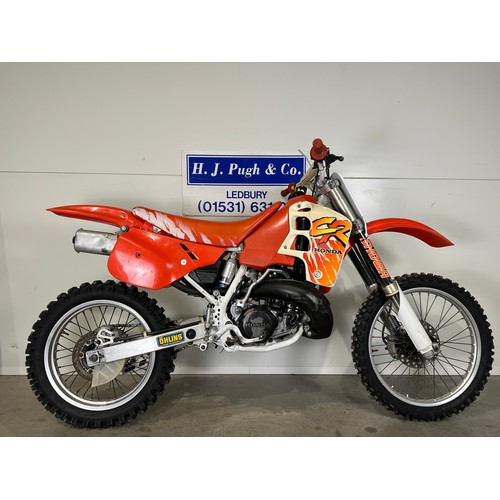 869 - Honda CR500 motocross bike. 1991. 500cc
Frame no. PEO4- 5501721
Engine no. PEO2E-5601920
Runs and ri... 