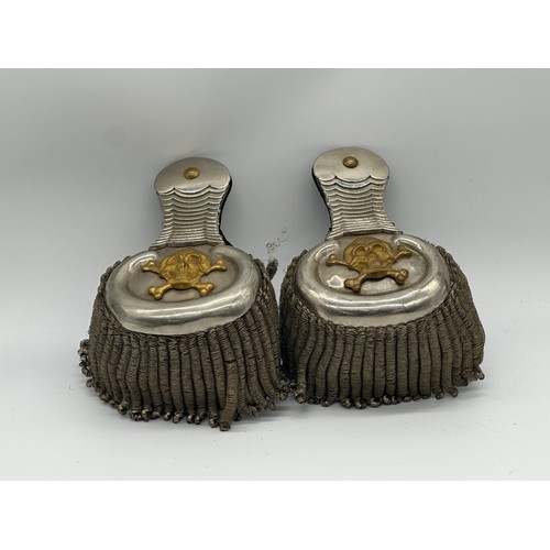 195 - Pair of shoulder scales, Brunswick Hussars