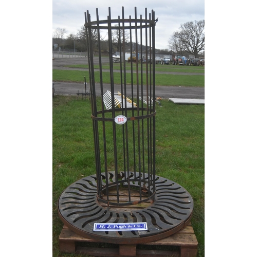 124 - Cast iron tree guard 6ft