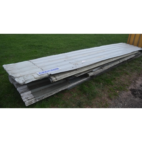 216 - Quantity of roof sheeting 4.5m avg