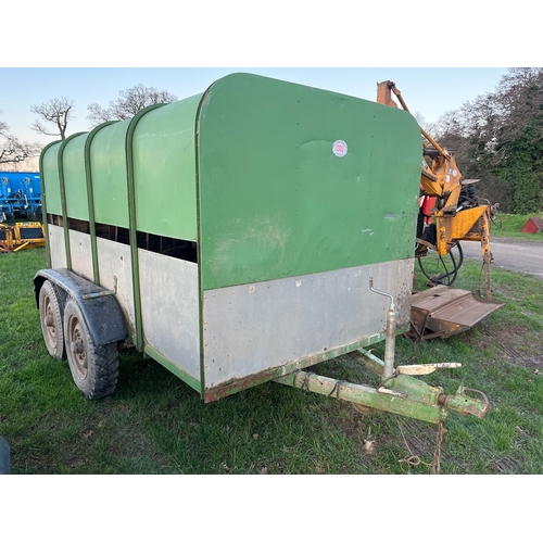 1302 - Tandem axle livestock trailer 10ft