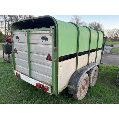 1302 - Tandem axle livestock trailer 10ft