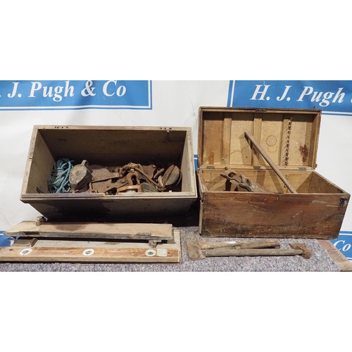 416 - Wooden carpenters chest and contents to include blocks and tackle and assorted hand tools