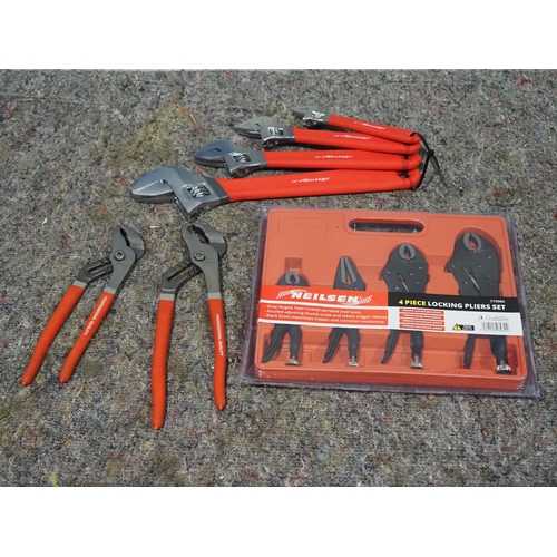 472 - Spanners, mole grips and water pump pliers