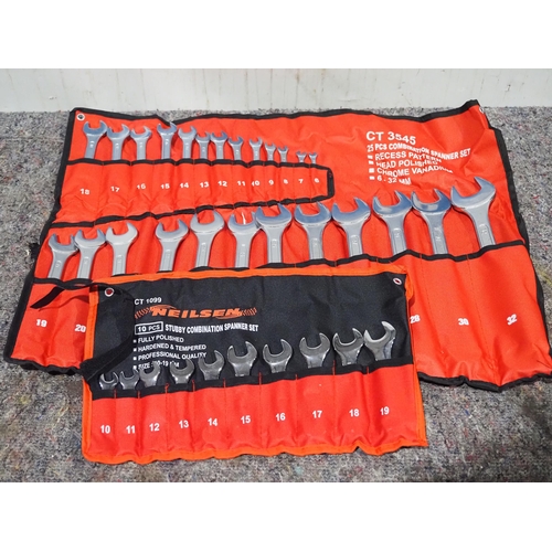 513 - 2 Sets of spanners 25 piece and 10 piece