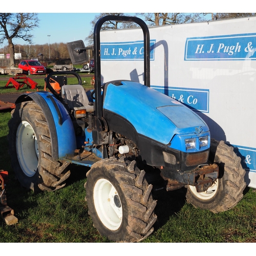 1323 - New Holland TCE45 compact tractor, 2004. Starts, runs and drives. Cat 1, 3 point linkage. Showing 31... 