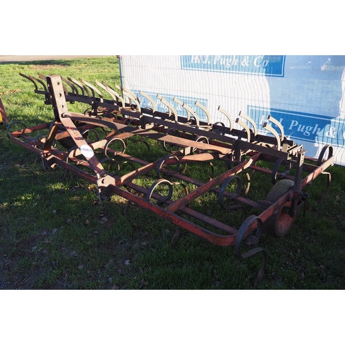1365 - 9ft Vicon spring tine combination cultivator