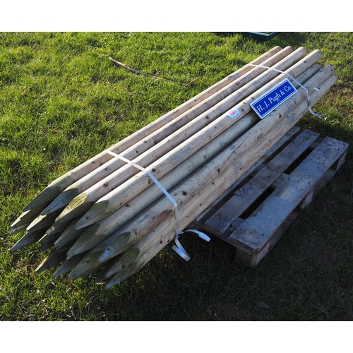 1087 - Tree stakes 8ft x3