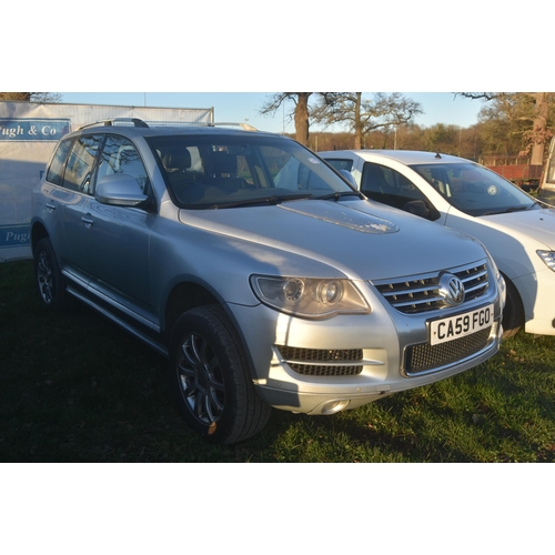 1462A - Volkswagen Touareg. Runs and drives. Reg. CA59 FGO. 125,078 miles. MOT until 9/5/24. V5 and keys in ... 