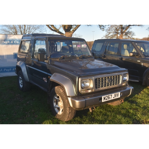 1465 - Daihatsu Fourtrak TDX. Runs and drives. No MOT. 180,000 Miles Reg. M267 JVV. V5 available, keys to f... 