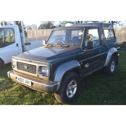 1465 - Daihatsu Fourtrak TDX. Runs and drives. No MOT. 180,000 Miles Reg. M267 JVV. V5 available, keys to f... 