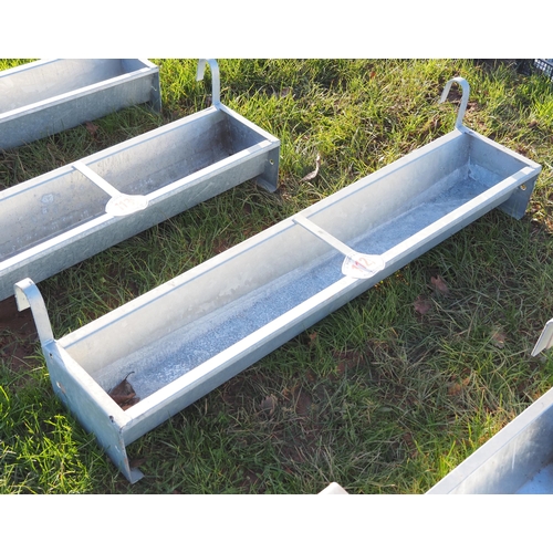 1129 - Galvanised hook-on trough 4ft