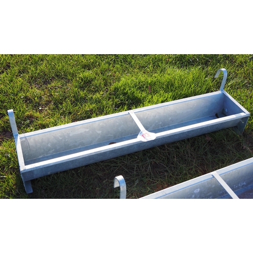 1131 - Galvanised hook-on trough 4ft