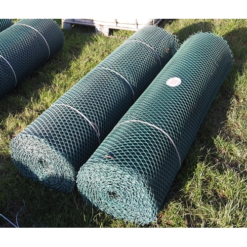 1220 - Green plastic mesh rolls 5ft - 2