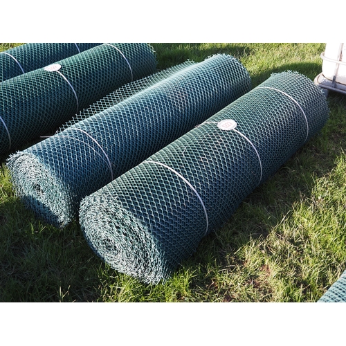 1221 - Green plastic mesh rolls 5ft - 2