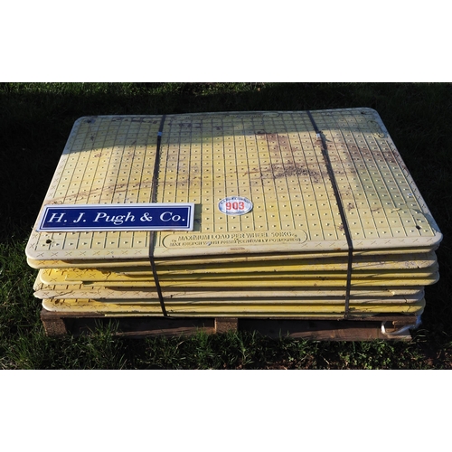 903 - Heavy duty trench mats 4x3ft - 9