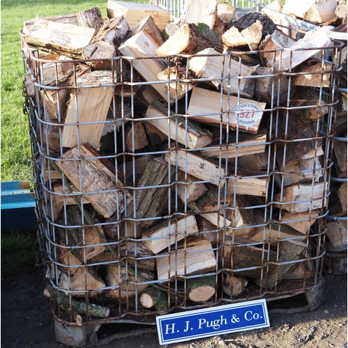 927 - Split wood offcuts