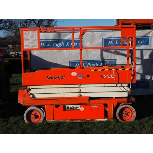 1310 - Snorkel S2033 scissor lift. 2005. Working when removed from factory before Christmas
