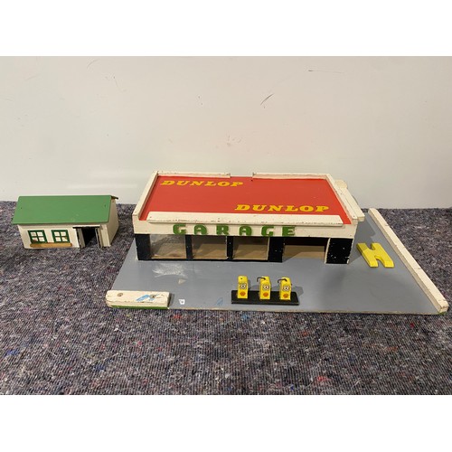 178 - Vintage model car garage and other building